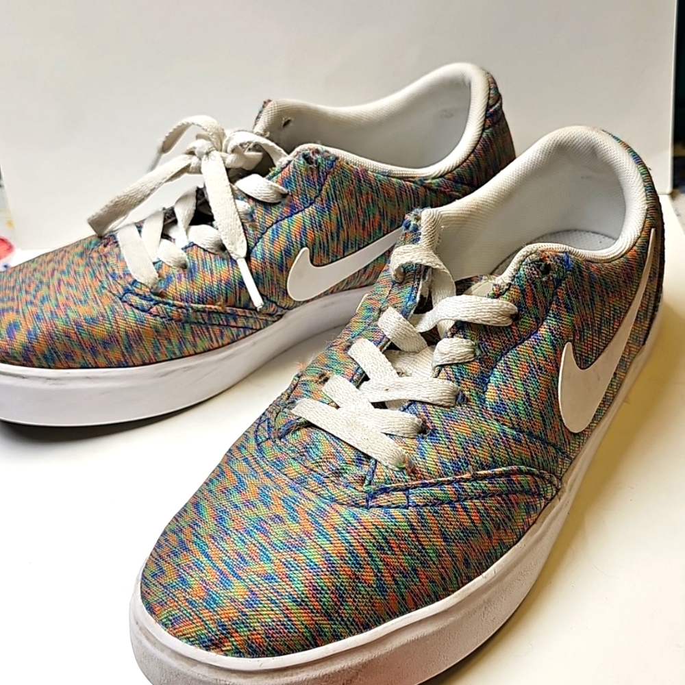 NIKE Shoes size 5y
